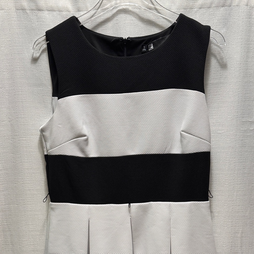 Leslie Fay Elegant Black & White Textured Dress